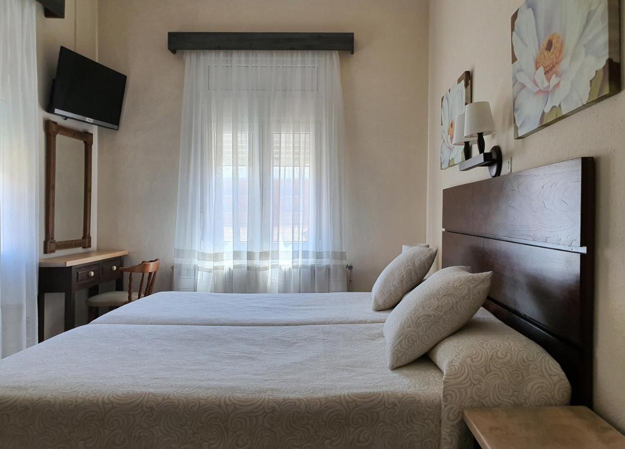 Hostal Canigo เอลปอนต์ เด ซูเอร์ต ภายนอก รูปภาพ