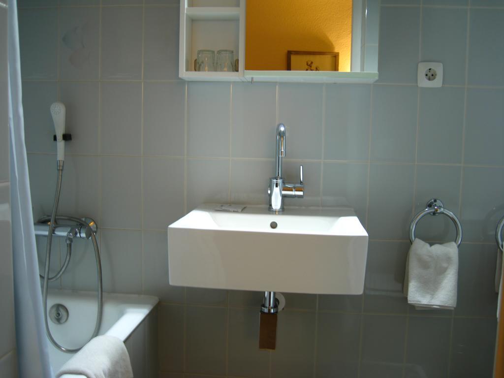 Hostal Canigo เอลปอนต์ เด ซูเอร์ต ภายนอก รูปภาพ