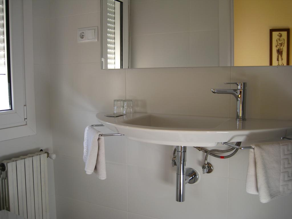 Hostal Canigo เอลปอนต์ เด ซูเอร์ต ภายนอก รูปภาพ